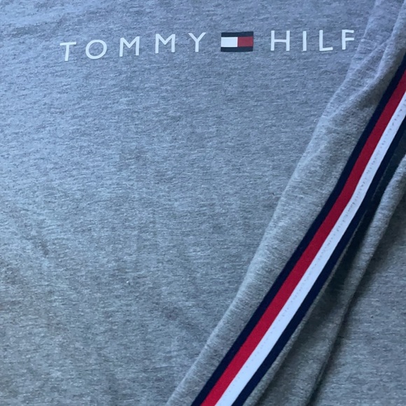 ❤️💙Tommy Hilfiger sweatshirt - Picture 3 of 4
